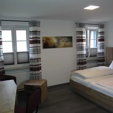Отель Hotel-gasthof Zur Post Фельбург