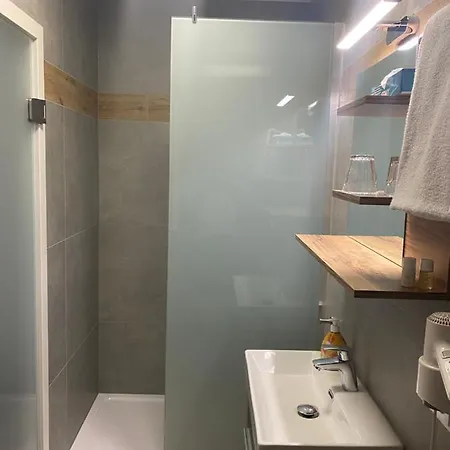 מלון Hotel-gasthof Zur Post 3*