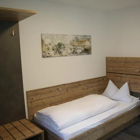 Hotel-gasthof Zur Post מלון
