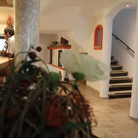 Hotel-gasthof Zur Post Velburg