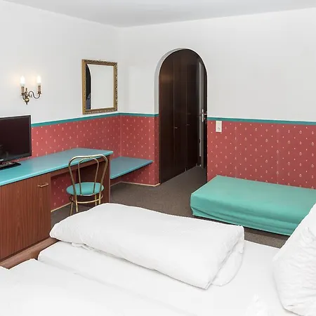 מלון Hotel-gasthof Zur Post ולבורג