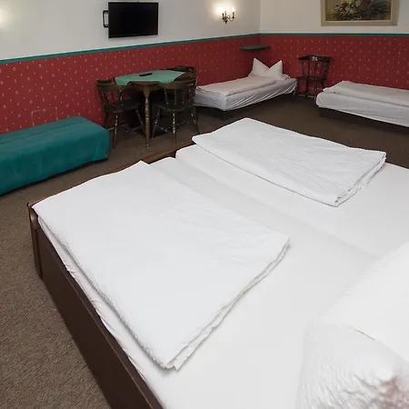 מלון Hotel-gasthof Zur Post ולבורג