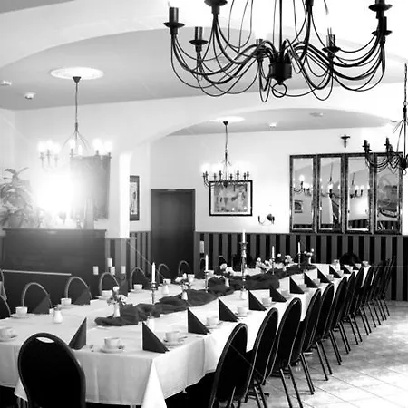 Hotel-gasthof Zur Post מלון 3*