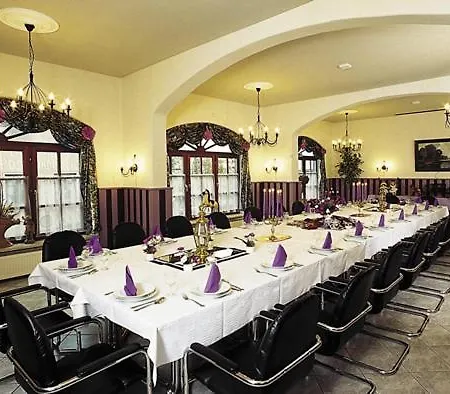 Hotel-gasthof Zur Post מלון 3*