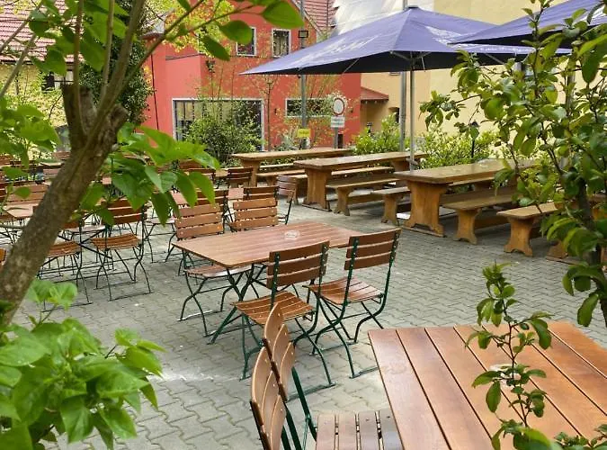 Hotel-gasthof Zur Post Velburg