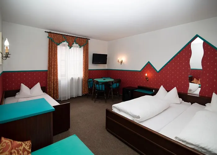 Hotel-gasthof Zur Post Velburg