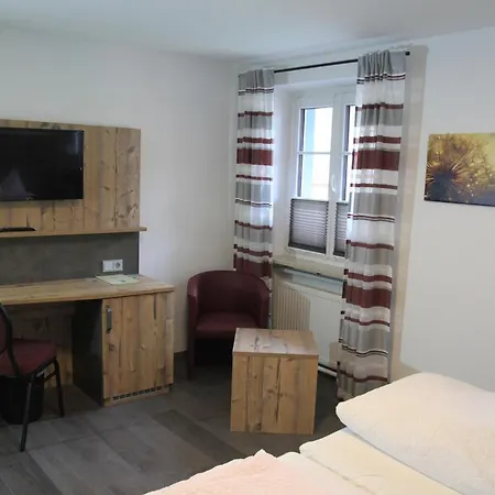 Отель Hotel-gasthof Zur Post 3*