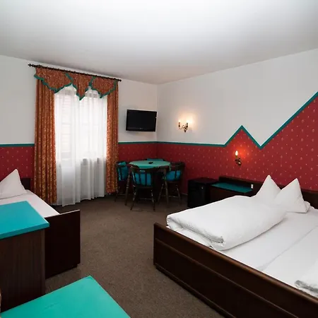 Hotel-gasthof Zur Post Фельбург