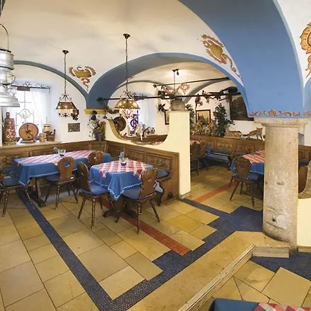 Отель Hotel-gasthof Zur Post Фельбург