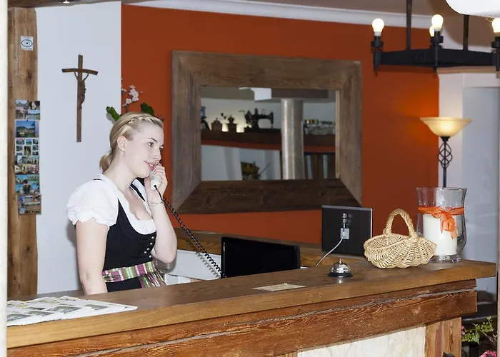 מלון Hotel-gasthof Zur Post 3*